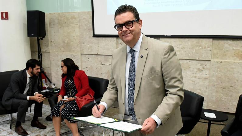 Ministro da Previdência Social Wolney Queiroz participa de evento com servidores da pasta