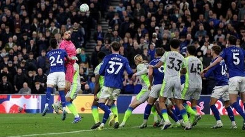 Everton e Manchester City empataram por 3 a 3