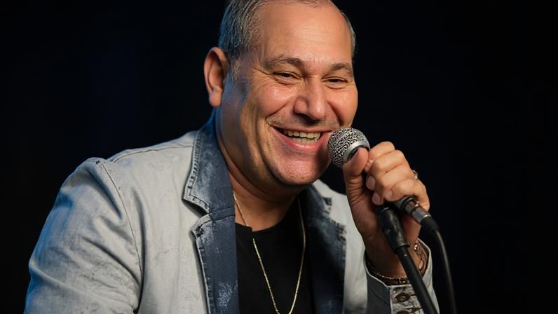 Chrigor, ex-integrante da formação clássica do Exaltasamba é um dos nomes que vai subir no palco do Samba 90 Graus — Foto: Divulgação
