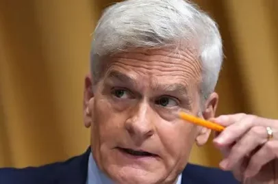 Senador republicano que votou para condenar Trump disputa reeleição