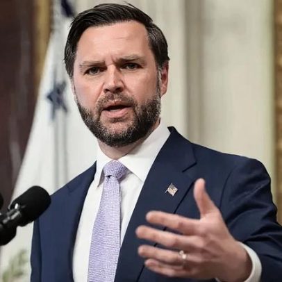 Vice-presidente JD Vance dirige coletiva de imprensa na Casa Branca