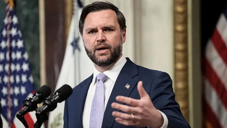 Vice-presidente JD Vance dirige coletiva de imprensa na Casa Branca