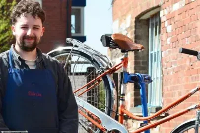 Checagens gratuitas de bicicletas da biblioteca para incentivar o ciclismo