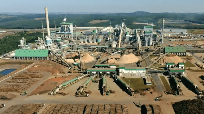 Fábrica da Klabin e o dilema do exportador: dólar em queda faz encolher receita em reais