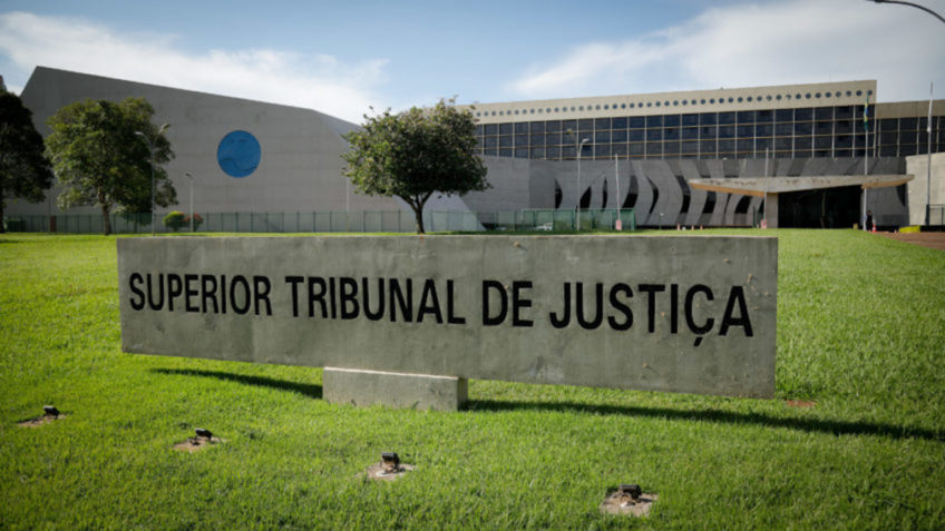 Procuradoria-Geral da República denunciou funcionário de gabinete e empresários por esquema de compra de minutas de decisões na Corte; na imagem, fachada do edifício-sede do Superior Tribunal de Justiça (STJ), em Brasília