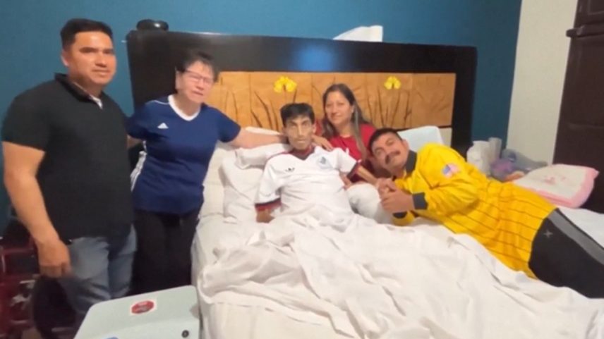 Pais conseguiram reencontrar o filho com câncer terminal um dia antes de sua morte — Foto: WMAQ / NBC News