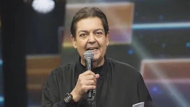 Faustão foi internado para retirar sonda gástrica
