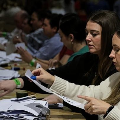 Contagem de votos começa nas eleições suplementares da Irlanda