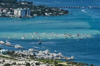 Explosão suspeita de barco deixa 11 feridos em Miami