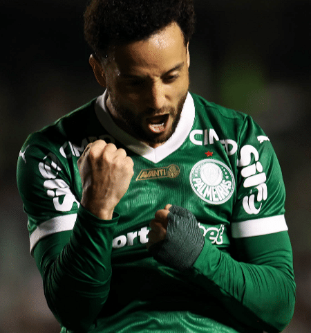 Felipe Anderson, do Palmeiras, em jogo contra o Juventude pelo Brasileirão