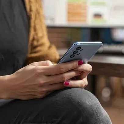 Celular sem internet aumenta felicidade e foco, aponta estudo