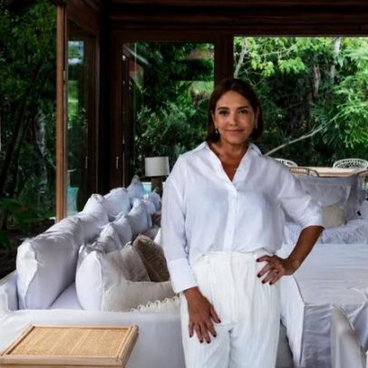 Heloísa Périssé mostra casa de praia com grande playground