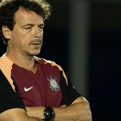 Corinthians: Diniz critica arbitragem após derrota e cobra mudanças