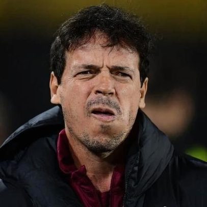 Diniz justifica time alternativo contra Peñarol por sequência desgastante