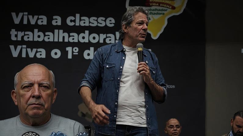 Fim da escala 6 X 1 beneficia principalmente as mulheres, aponta Haddad
