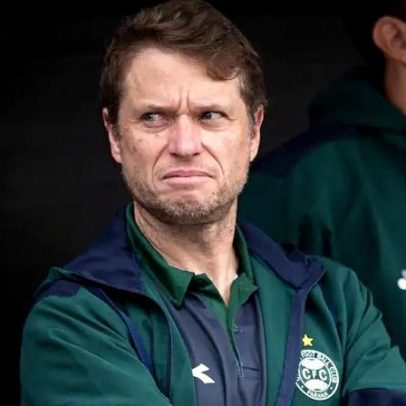 Técnico do Coritiba critica atmosfera na Neo Química contra o Santos