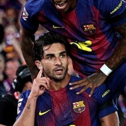 Barcelona vence Real e conquista título inédito, afundando rival