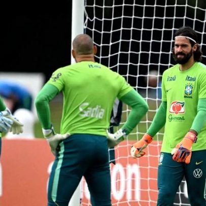 Fifa prepara nova regra para Copa do Mundo para coibir malandragem de goleiros