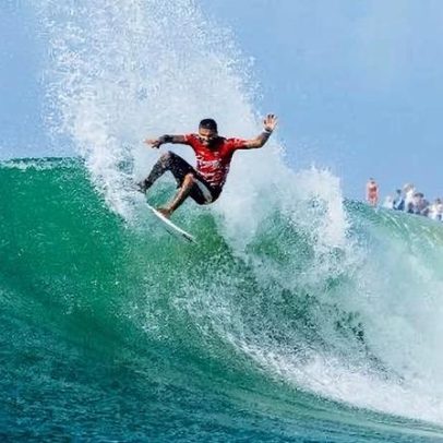 Toledo encanta com show e Medina vence na abertura da Gold Coast