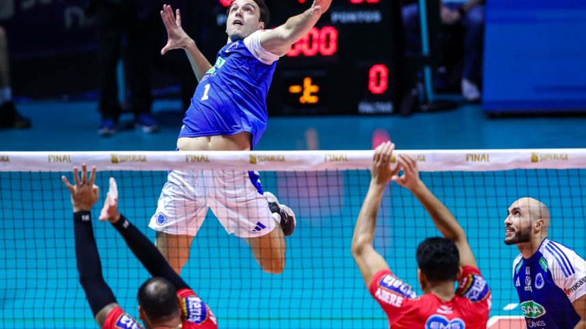 Oppenkoski em ação contra o Campinas na final — Foto: CBV