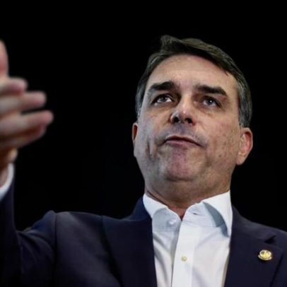 Flávio diz que produtora de filme sobre Bolsonaro prestará contas