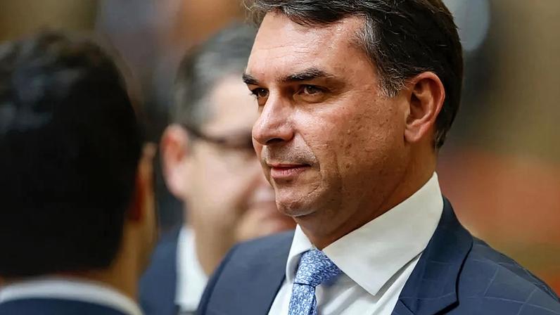 Na imagem, o senador e pré-candidato à Presidência da República Flávio Bolsonaro