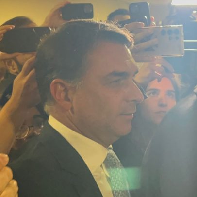 Flávio Bolsonaro afirma que família não tinha contato pessoal com Vorcaro