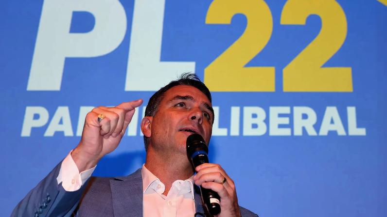 Flávio Bolsonaro participou de reunião com lideranças do PL em Brasília para reforçar pré-candidatura ao Planalto e alinhar estratégia política (Foto: Beto Barata/ PL Nacional)