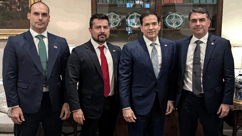 Na imagem, da esquerda para a direita, Eduardo Bolsonaro, Paulo Figueiredo, Flávio Bolsonaro e Marco Rubio