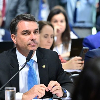 Contato com Vorcaro é retomado após atraso de parcelas, diz Flávio Bolsonaro