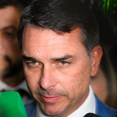 Deputados de esquerda pedem prisão preventiva de Flávio Bolsonaro