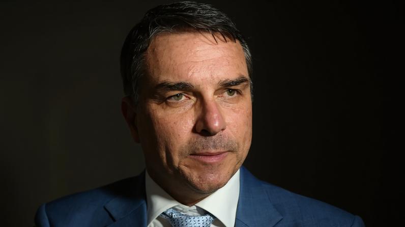 O senador Flávio Bolsonaro (PL-RJ), pré-candidato à Presidência da República, durante entrevista coletiva no Senado (Ton Molina/Agência Senado)