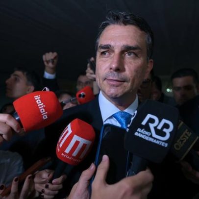 Flávio volta a defender CPI do Master após admitir visita a Vorcaro