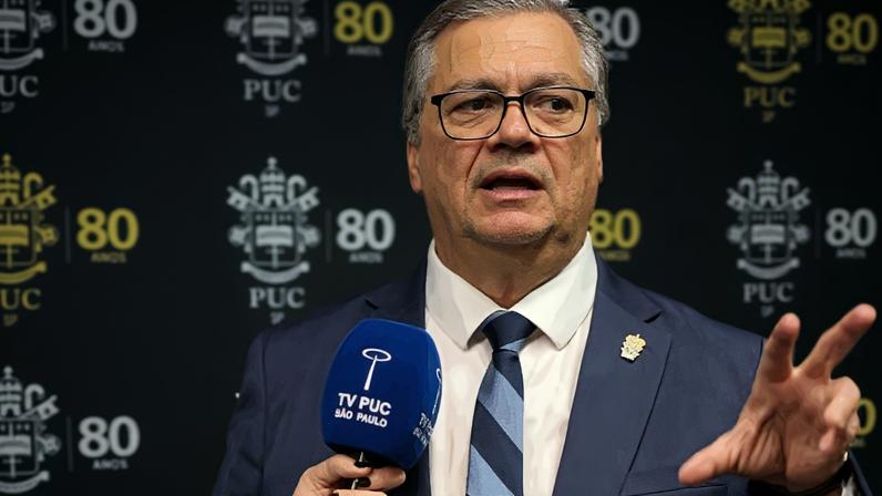 Flávio Dino disse em evento na PUC-SP que há uma rede integrada de atividades criminosas que atravessa diversos setores da sociedade brasileira