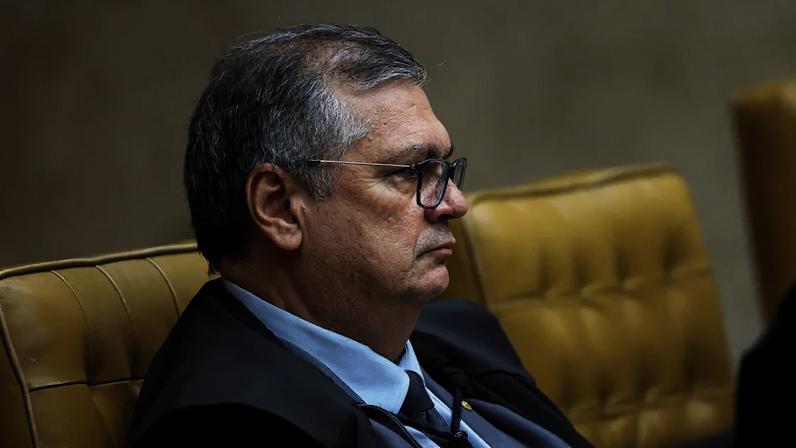 Dino prevê criminalizar quem criar novos penduricalhos