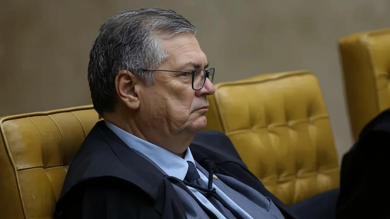 Ministro Flávio Dino em sessão Plenária do STF