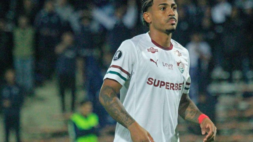 Fluminense entra em campo como favorito