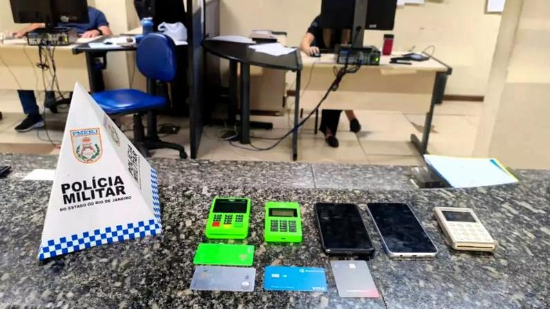 Taxista foi preso após tentar enganar casal de turistas e cobrar R$ 3,4 mil por corrida de R$ 40