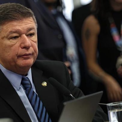 Senador de oposição desafia governistas a assinarem CPMI do Master