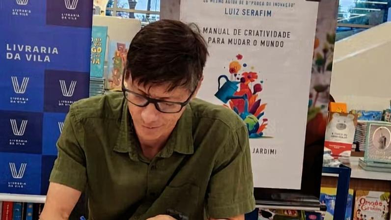 Lançamento do novo livro de Luiz Serafim, na Livraria da Vila, em São Paulo — Foto: Divulgação