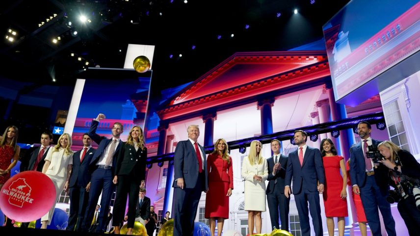 Trump e sua família na Convenção Nacional do partido Republicano — Foto: Al Drago/Bloomberg