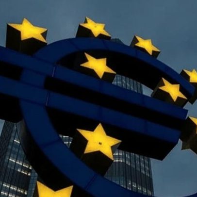 Bolsa de Londres fecha em queda leve com balanços e feriado na Europa