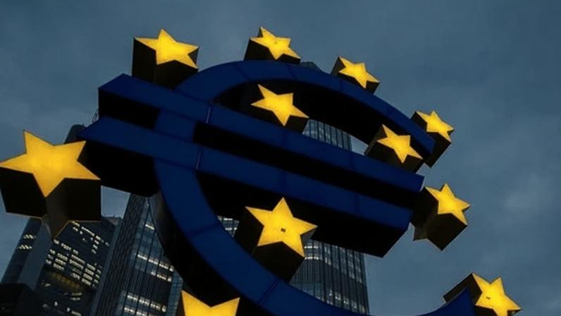 Bolsa de Londres fecha em queda leve com balanços e feriado na Europa