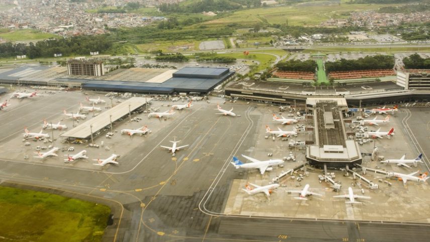Passageiro chileno foi preso no Aeroporto de Guarulhos sob suspeita de racismo contra comissário de bordo brasileiro