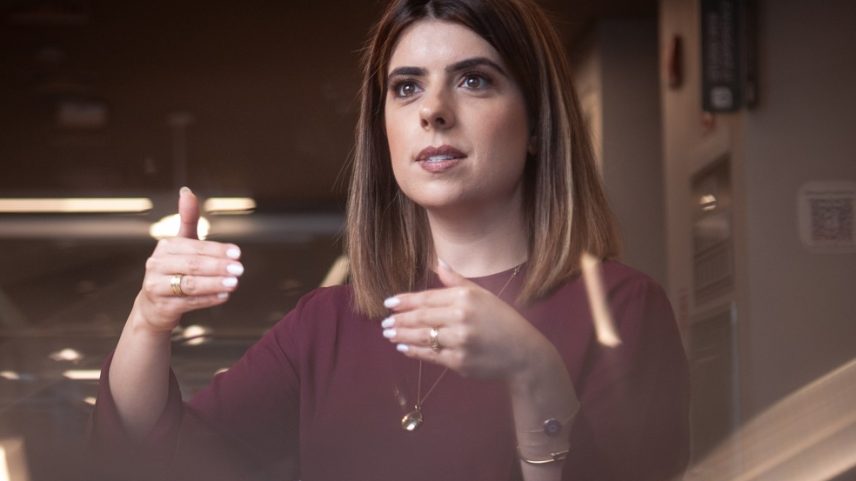 Camila Abdelmalack: “O estoque de dívidas aumentou de maneira expressiva e isso acabou tomando uma proporção muito grande da renda” — Foto: Gabriel Reis/Valor