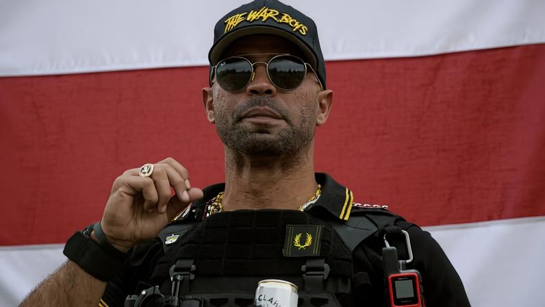 Enrique Tarrio, ex-líder do grupo extremista Proud Boys que foi condenado por invasão do Congresso americano em janeiro de 2021
