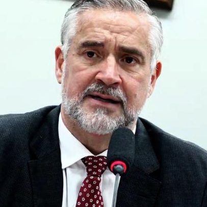 Governo Lula busca apoio no Congresso para revogar a taxa das blusinhas