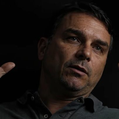 Pedido de dinheiro de Flávio Bolsonaro a Vorcaro vira munição política