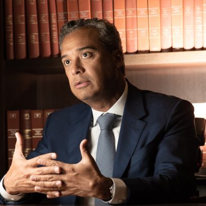 Brasil defende multilateralismo, mas se prepara para agir sozinho
