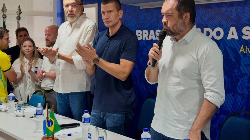 Ruas e Castro: Embora sejam do mesmo partido, pré-campanha de presidente da Alerj já pensava em manter distância estratégica de ex-governador — Foto: Reprodução/Redes Sociais